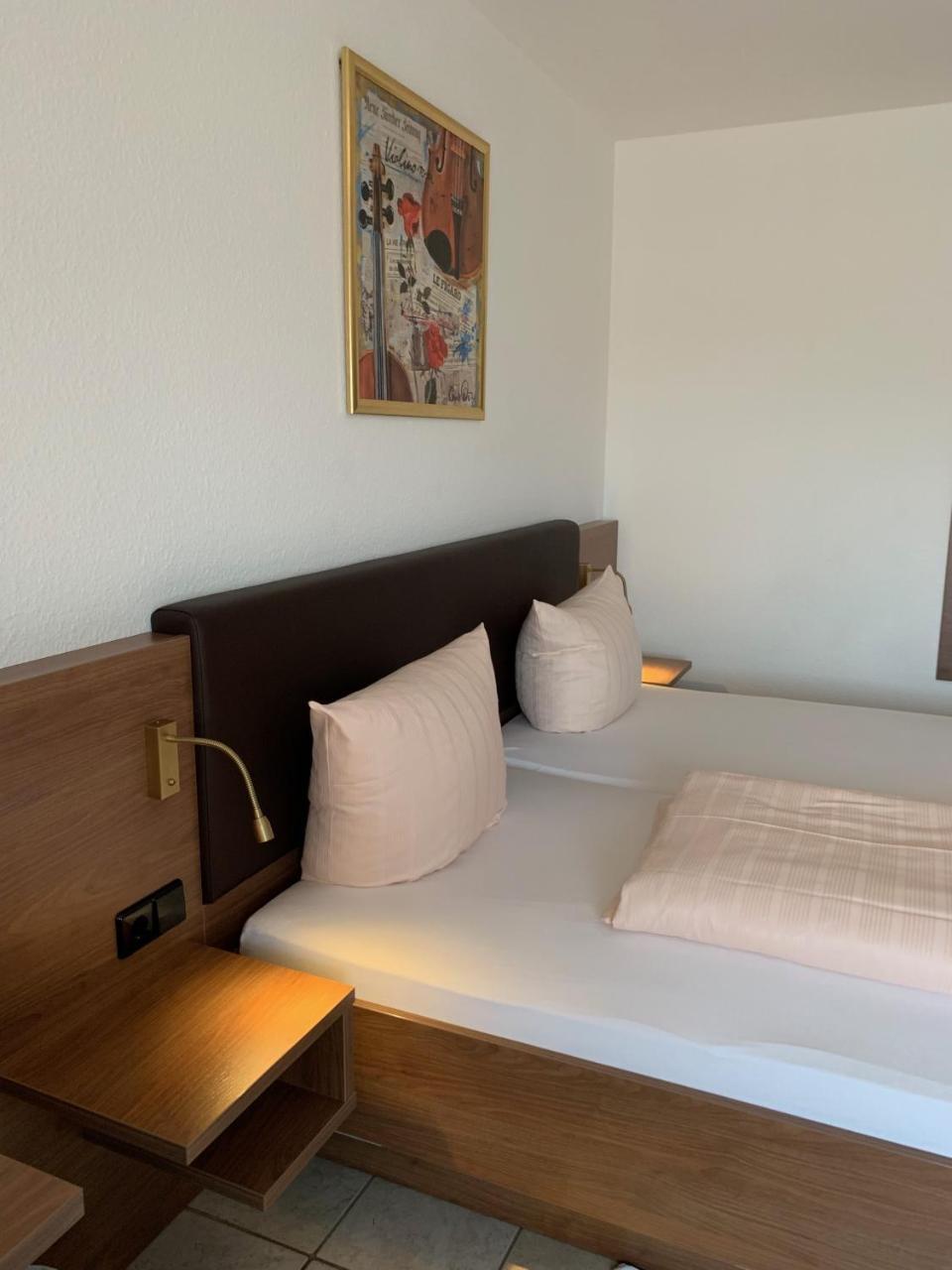 Hotel Europa รัมชไตน์ มีเซินบาค ภายนอก รูปภาพ